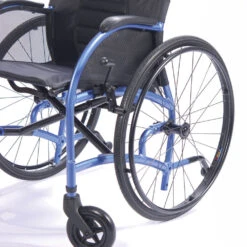 Strongback Comfort Rollstuhl, Ultraleichtgewicht Nur 11,2 Kg, SB 50cm (Large), Steckachse Mit 24 Zoll Rädern, Inkl. Kippstützen, Bis 135 Kg 30 Strongback Comfort Rollstuhl, Ultraleichtgewicht Nur 11,2 Kg, SB 50cm (Large), Steckachse Mit 24 Zoll Rädern, Inkl. Kippstützen, Bis 135 Kg -Coloplast Verkaufsgeschäft 11 strngbck 1