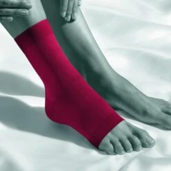 BORT ActiveColor® Knöchelbandage -Coloplast Verkaufsgeschäft 120000219 1450 rot 2