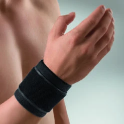 BORT ActiveColor® Handgelenkbandage 11 BORT ActiveColor® Handgelenkbandage -Coloplast Verkaufsgeschäft 1410 schwarz