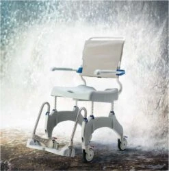 Aquatec Ocean Ergo-5 Dusch- Und Toilettenrollstuhl, 5" Räder Inkl. Feststeller, Schiebeversion, Inkl. Toilettentopf, Inkl. Softsitz, Bis 150kg 10 Aquatec Ocean Ergo-5 Dusch- Und Toilettenrollstuhl, 5" Räder Inkl. Feststeller, Schiebeversion, Inkl. Toilettentopf, Inkl. Softsitz, Bis 150kg -Coloplast Verkaufsgeschäft AQU Ocean Ergo 04 1