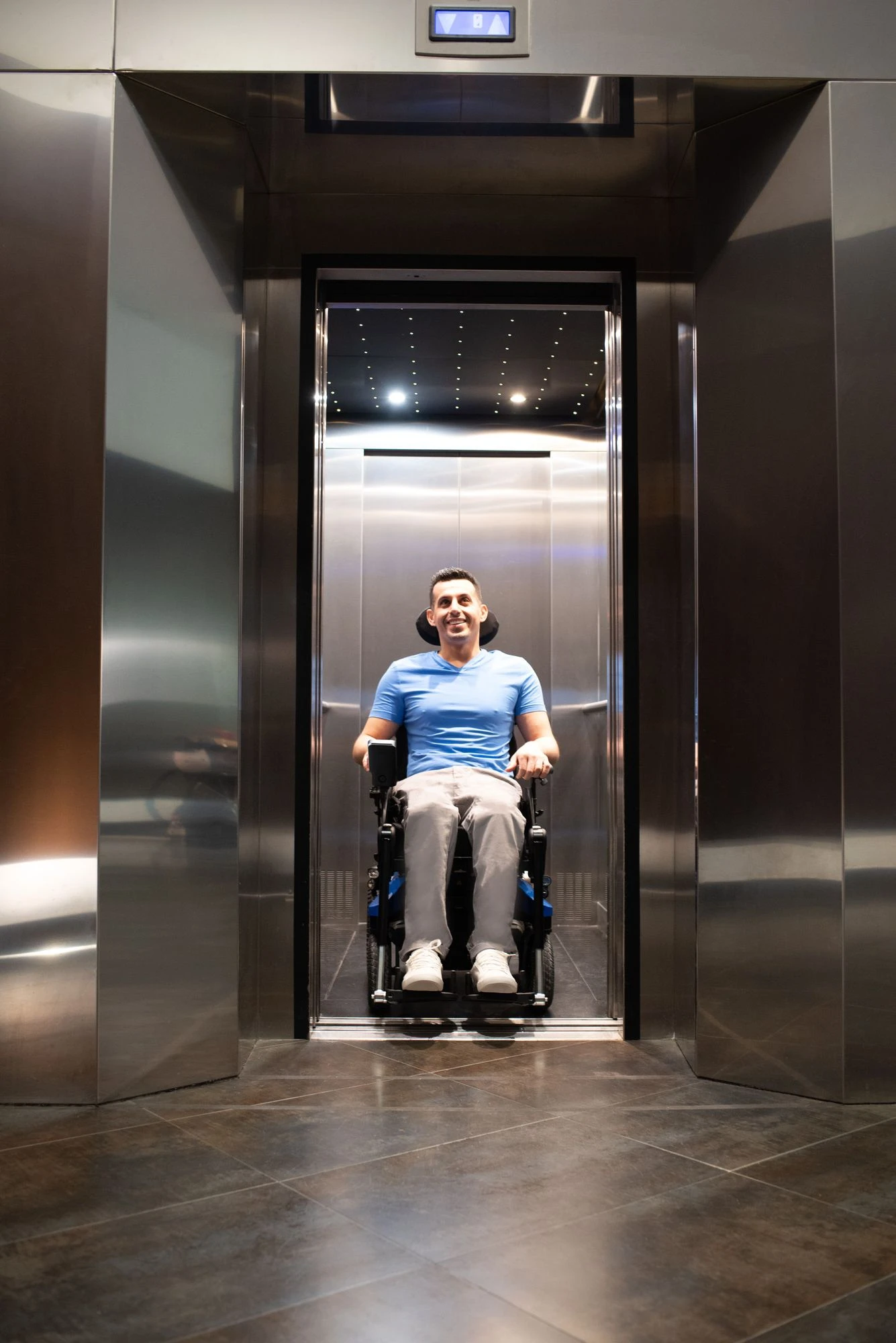 Invacare AVIVA RX20 Modulite Elektrorollstuhl, Heckantrieb, (inkl. 75A Power-Modul) Nachfolger Des Invacare Bora E-Rollstuhl, Patentierte CTC-Federung 8 Invacare AVIVA RX20 Modulite Elektrorollstuhl, Heckantrieb, (inkl. 75A Power-Modul) Nachfolger Des Invacare Bora E-Rollstuhl, Patentierte CTC-Federung – Bild 6