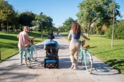 Invacare AVIVA RX20 Modulite Elektrorollstuhl, Heckantrieb, (inkl. 75A Power-Modul) Nachfolger Des Invacare Bora E-Rollstuhl, Patentierte CTC-Federung 19 Invacare AVIVA RX20 Modulite Elektrorollstuhl, Heckantrieb, (inkl. 75A Power-Modul) Nachfolger Des Invacare Bora E-Rollstuhl, Patentierte CTC-Federung -Coloplast Verkaufsgeschäft AVIVA BE34 1