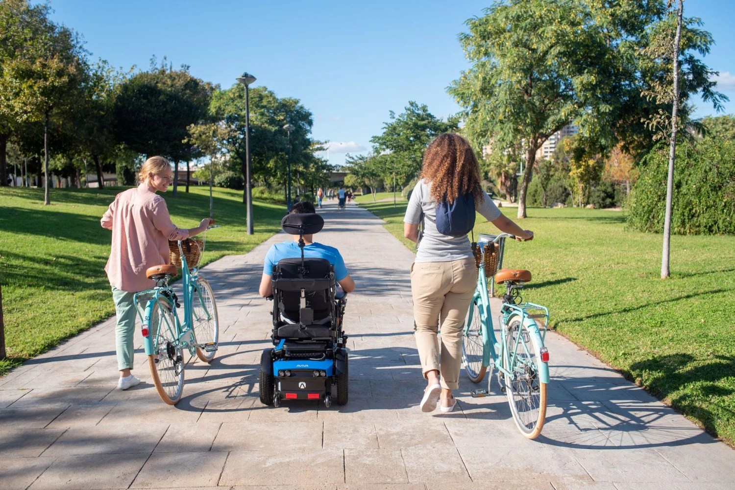 Invacare AVIVA RX20 Modulite Elektrorollstuhl, Heckantrieb, (inkl. 75A Power-Modul) Nachfolger Des Invacare Bora E-Rollstuhl, Patentierte CTC-Federung 6 Invacare AVIVA RX20 Modulite Elektrorollstuhl, Heckantrieb, (inkl. 75A Power-Modul) Nachfolger Des Invacare Bora E-Rollstuhl, Patentierte CTC-Federung – Bild 4