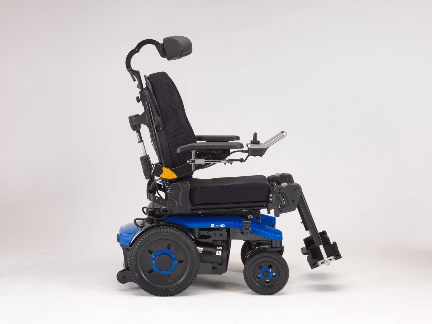 Invacare AVIVA RX40 HD Modulite Elektrorollstuhl (inkl. 120A Power-Modul) XL E-Rollstuhl Extra Breit Und Belastbar Bis 160kg 11 Invacare AVIVA RX40 HD Modulite Elektrorollstuhl (inkl. 120A Power-Modul) XL E-Rollstuhl Extra Breit Und Belastbar Bis 160kg – Bild 9