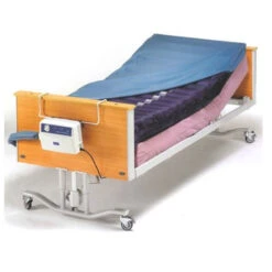Arjo Alpha Active 4 Wechseldruckmatratze, Dekubitus-Therapie Bis Grad 4, Matratzenersatzsystem Komplett, Bis 200 Kg 9 Arjo Alpha Active 4 Wechseldruckmatratze, Dekubitus-Therapie Bis Grad 4, Matratzenersatzsystem Komplett, Bis 200 Kg -Coloplast Verkaufsgeschäft Alpha Active 4 1