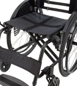 Bischoff & Bischoff BX 11 Adaptivrollstuhl, Faltbar, Anpassrücken, Wahlweise Beinstützen Fest/abschwenkbar, Bis 135 Kg 18 Bischoff & Bischoff BX 11 Adaptivrollstuhl, Faltbar, Anpassrücken, Wahlweise Beinstützen Fest/abschwenkbar, Bis 135 Kg -Coloplast Verkaufsgeschäft BX11 08 557x624 1