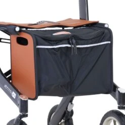 Rollator Carbon F1 Mit Echt-Leder Sitz Und Einkaufstasche, Größe M, Inkl. Rückengurt, Faltbar, Designräder, Bis 130 Kg Belastbar, Nur 5,9kg (ohne Zubehör) -Coloplast Verkaufsgeschäft Carbon F1 Rollator Tasche