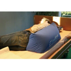 Softline CareWave(CAREPUR) Deltakissen XL, 60x41cm, Blau, Lagerungskissen, Multifunktional, Ideal Zur 30° Und 135° Lagerung, (NEU = CAREPUR Deltakissen M) -Coloplast Verkaufsgeschäft Carewave Delta 2 520 2