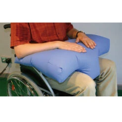 Softline CareWave(CAREPUR) Semi-Fowler Kissen XS, 50x35x13 Cm, Grün, Multifunktionales Lagerungskissen, Lagerungshilfe Als U-förmiges Kissen Mit Einem Erhöhten Mittelteil -Coloplast Verkaufsgeschäft Carewave SemiF 2 520 1