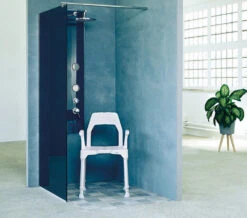 Dietz Tayo Duschstuhl Mit Rückenlehne Und Armlehnen, Weiß, Hygieneausschnitt Vorne/hinten Möglich, Bis 130kg Belastbar -Coloplast Verkaufsgeschäft DIE Tayo IM02