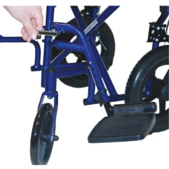 Drive Expedition Plus Transportrollstuhl, Der Ideale Reisebegleiter, Im Freien Oder Zu Hause, Begleiterbremse, Beckengurt, Nur 12kg, Bis 130kg Belastbar; Sitzbreite 42 Cm -Coloplast Verkaufsgeschäft DRI Expedition BS