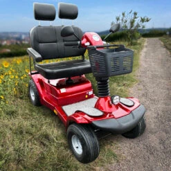 Elektromobil Mit Doppelsitz, 15 Km/h, Scooter Mit XXL-Sitz, TÜV, Seniorenmobil Bis 196kg Personengewicht 8 Elektromobil Mit Doppelsitz, 15 Km/h, Scooter Mit XXL-Sitz, TÜV, Seniorenmobil Bis 196kg Personengewicht -Coloplast Verkaufsgeschäft Elektromobi 2Sitzer LG4031X 03