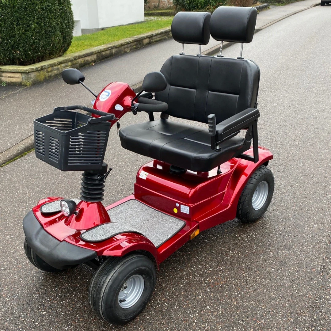 Elektromobil Mit Doppelsitz, 15 Km/h, Scooter Mit XXL-Sitz, TÜV, Seniorenmobil Bis 196kg Personengewicht 4 Elektromobil Mit Doppelsitz, 15 Km/h, Scooter Mit XXL-Sitz, TÜV, Seniorenmobil Bis 196kg Personengewicht – Bild 2