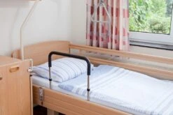 Aufstehhilfe Frida, Für Ihre Eigenständigkeit, Der Universelle Bettgriff, Frida Von Rehastage Inkl. Gleiter -Coloplast Verkaufsgeschäft Frida Betthilfe 01 1