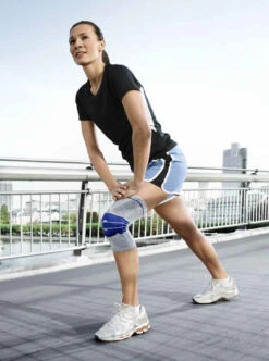 Bauerfeind Genutrain Comfort Titan Knie-Bandage, Aktivbandage Zur Entlastung Und Stabilisierung, Neu Mit Omega-Pelotte 7 Bauerfeind Genutrain Comfort Titan Knie-Bandage, Aktivbandage Zur Entlastung Und Stabilisierung, Neu Mit Omega-Pelotte -Coloplast Verkaufsgeschäft Genutrain IM02 1