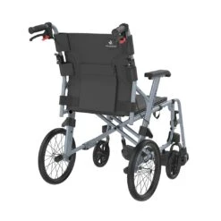 ICON 35 Ultra Lite BX-45-14 Rollstuhl, Schiebeversion 14"-Räder, Leichtgewichts-Transportrollstuhl Aus Aluminium, SB45cm, Inkl. Druckbremse, Inkl. Begleiterbremse, Inkl. Kippstützen, Ab 8.2kg -Coloplast Verkaufsgeschäft ICON 35 BX 14 Rollstuhl 2