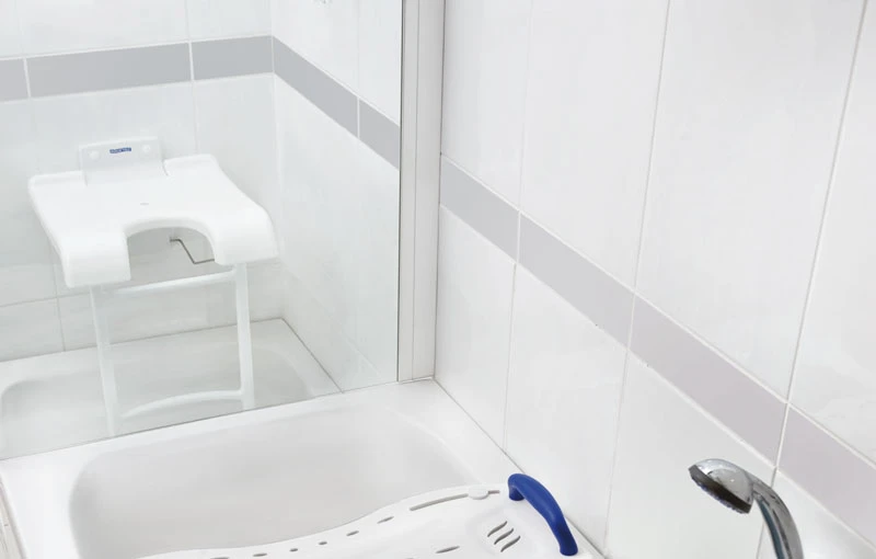 Invacare-Aquatec Sansibar Duschklappsitz, Duschsitz Zur Wandmontage, Mit Stützfüßen & Hygienausschnitt, Bis 130kg 6 Invacare-Aquatec Sansibar Duschklappsitz, Duschsitz Zur Wandmontage, Mit Stützfüßen & Hygienausschnitt, Bis 130kg – Bild 4