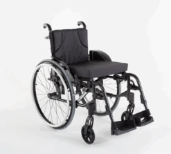 Action XT Aktivrollstuhl, Leicht, Faltbar, Attraktiv, Der Aktiv-Rollstuhl Im Neuen Look & Gratis Leichtgewichtrad, Nur 12,7kg (Transportgewicht 7,9kg), Belastbar Bis 125kg -Coloplast Verkaufsgeschäft Invacare Action XT neu