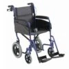 Invacare Alu Lite Reise-Rollstuhl, Basis-Transitrollstuhl Aus Aluminium, Bremse Für Begleitperson, Faltbarer Rücken, Schwenkbare Fußstützen, Faltbarer Kreuzrahmen, Beckengurt, Bis 100kg -Coloplast Verkaufsgeschäft Invacare Alulite 01 zomm 1