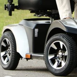 Mercurius 4 LTD 15km/h Scooter, Elektromobil 15 Km/h Mit Sportfelgen, LCD-Display, Unser Outdoorscooter Mit 75Ah Akkus Und 1000W Motor, 3 Jahre Wartung+Inspektion Im Wert Von 357€ Inklusive* -Coloplast Verkaufsgeschäft Mercurius 4 LTD 07