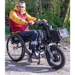 PAWS CRUISER Elektrisches Zuggerät Für Rollstühle, HMV, 16"-Räder, Rollstuhlzuggerät Für Stadt Und Waldwege -Coloplast Verkaufsgeschäft PAWS Cruiser IM1