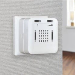 Pflegeruf Set Plus, Inkl. Armbandsender + Steckdosenempfänger, Passt In Jede Normale Steckdose, Sender In Form Eines Armbandes (neu Ab Ende April 23) -Coloplast Verkaufsgeschäft Pflegeruf Set Empfaenger