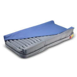 Pro-Care Optima Turn Seitenlagerungssystem 3in1, Low-Air-Loss, Wechseldruck Und 30°-Seitenlagerung, Ant-Dekubitus-System Und Umlagerung Von Patienten In Seitenlage, Bis 180kg -Coloplast Verkaufsgeschäft Pro Care Turn 03