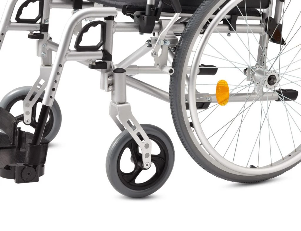 Bischoff & Bischoff Pyro Start Plus+ Leichtgewichts-Rollstuhl, Silber, Alu-Faltrollstuhl (wieder Lieferbar Ab Oktober) 6 Bischoff & Bischoff Pyro Start Plus+ Leichtgewichts-Rollstuhl, Silber, Alu-Faltrollstuhl (wieder Lieferbar Ab Oktober) – Bild 4