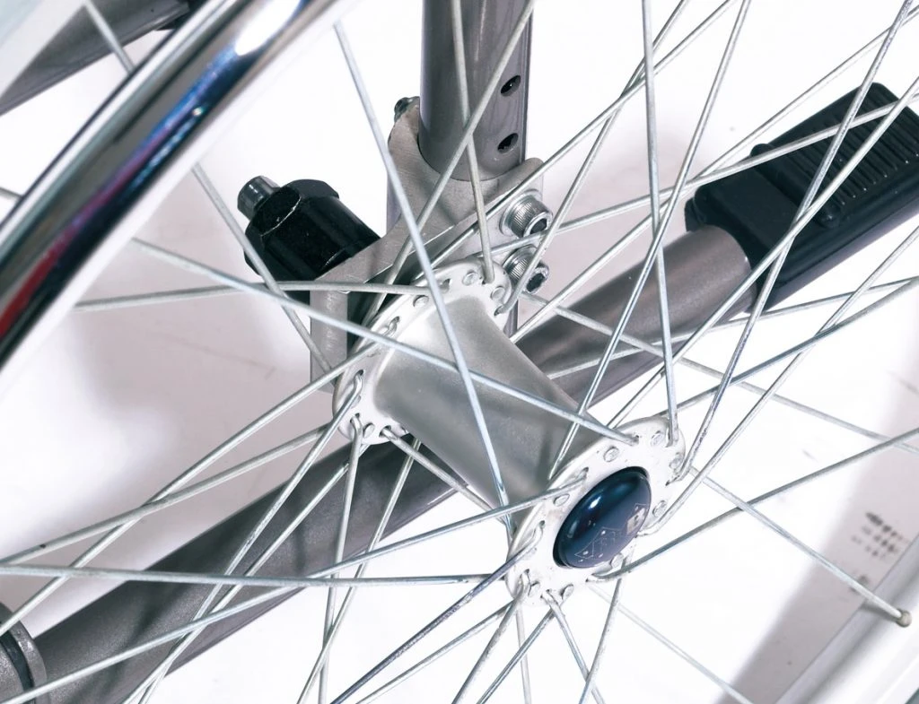 Bischoff & Bischoff Pyro Start Plus+ Leichtgewichts-Rollstuhl, Silber, Alu-Faltrollstuhl (wieder Lieferbar Ab Oktober) 7 Bischoff & Bischoff Pyro Start Plus+ Leichtgewichts-Rollstuhl, Silber, Alu-Faltrollstuhl (wieder Lieferbar Ab Oktober) – Bild 5