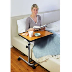 Beistelltisch Classic Stabil, Bett-Tisch Mit Rollen, Höhenverstellbar, Tischplatte Braun, HMV, Neigungsverstellbar, Stabiler Stand, Bis 18kg Belastbar