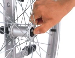 Bischoff & Bischoff S-Eco 300 Standard Rollstuhl, Gute Ausstattung Ist Hier Standard, Bis 125kg (aktuell Längere Lieferzeit) 11 Bischoff & Bischoff S-Eco 300 Standard Rollstuhl, Gute Ausstattung Ist Hier Standard, Bis 125kg (aktuell Längere Lieferzeit) -Coloplast Verkaufsgeschäft S Eco 300 05 1184x908 1024x785 1