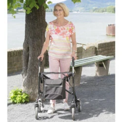 Xeon Carbon Rollator Exklusiv (M), Ultra Leichtgewichts Rollator Niedrig, Gehwagen Mit Bequemer Sitzhöhe 54cm, Griffhöhe 72-85cm, Mit Nur 4,8 Kg Einer Der Leichtesten Leichtgewicht-Rollatoren, Inkl. Stockhalter, Bis 150kg Belastbar 11 Xeon Carbon Rollator Exklusiv (M), Ultra Leichtgewichts Rollator Niedrig, Gehwagen Mit Bequemer Sitzhöhe 54cm, Griffhöhe 72-85cm, Mit Nur 4,8 Kg Einer Der Leichtesten Leichtgewicht-Rollatoren, Inkl. Stockhalter, Bis 150kg Belastbar -Coloplast Verkaufsgeschäft SAN Xeon Rollator 01