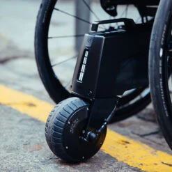 Alber Smoov One Inkl. Rollstuhl Küschall K-Series Faltrollstuhl, Fertig Vormontiert, Jetzt Angebot Anfordern -Coloplast Verkaufsgeschäft SMOOVone02