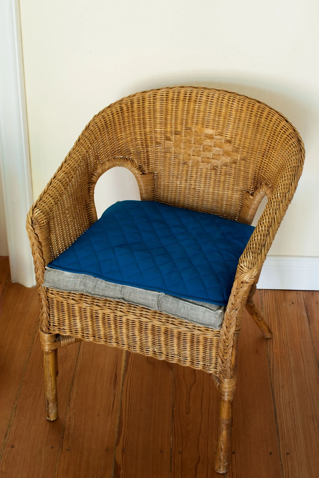 Russka Saugfähige Sitzauflage Mit Oder Ohne Bänder Lässt Nässe Verschwinden 3 Russka Saugfähige Sitzauflage Mit Oder Ohne Bänder Lässt Nässe Verschwinden