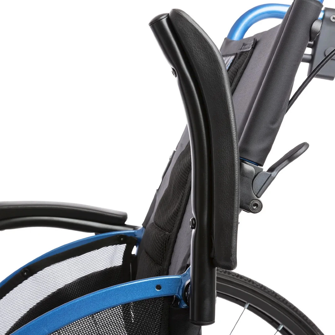 NEU: Strongback Flip Rollstuhl, Mit Klapp-Armlehnen, Ultraleichtgewicht Ab 10,8 Kg, SB 45cm (Medium), Steckachse Mit 24 Zoll Rädern, Inkl. Kippstützen, Bis 135 Kg 8 NEU: Strongback Flip Rollstuhl, Mit Klapp-Armlehnen, Ultraleichtgewicht Ab 10,8 Kg, SB 45cm (Medium), Steckachse Mit 24 Zoll Rädern, Inkl. Kippstützen, Bis 135 Kg – Bild 6