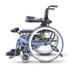 Karma SME 2in1 Manueller Aktiv-Rollstuhl Mit Integrierter Stehfunktion, Elektrische Stehfunktion Per Handschalter, Stehen Für Rollstuhlfahrer Bis 120kg -Coloplast Verkaufsgeschäft TW SME 1050x960 left 2 1