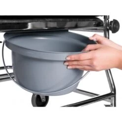 Trendmobil Toilettenrollstuhl TSF XXL Bis 220kg, Inkl. Eimer Und Sitzpolster, Sitzbreite 55-60-65cm, Toilettenstuhl Mit Verchromten Stahlrahmen 10 Trendmobil Toilettenrollstuhl TSF XXL Bis 220kg, Inkl. Eimer Und Sitzpolster, Sitzbreite 55-60-65cm, Toilettenstuhl Mit Verchromten Stahlrahmen -Coloplast Verkaufsgeschäft Trendmobil TSF220 TS01