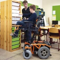 Kinder Elektro-Rollstuhl Springer Mit Hubsitzfunktion, Sitzbreite 26-38cm, Elektrisches Sitzliftsystem (30 Cm) Und Elektrisch Verstellbare Sitzneigung -Coloplast Verkaufsgeschäft Vermeiren Springer Erolli Kids 4