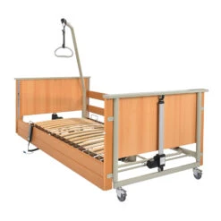 AKS D4 Low Entry Pflegebett, Das Niedrigeinstiegsbett Zur Sturzprophylaxe, Mit Holzliegefläche, Bis 150 Kg, Seniorenbett Zum Wohlfühlen -Coloplast Verkaufsgeschäft aks D4 low entry unten
