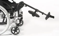 Sunrise Medical Breezy Relax 2 Pflegerollstuhl, Multifunktionsrollstuhl, Mit Rückenlehnverstellung, Ergopolster Im Sitz & Rücken, Beinstütze Hochschwenkbar, Bis 145 Kg -Coloplast Verkaufsgeschäft breezy relax 2 beine