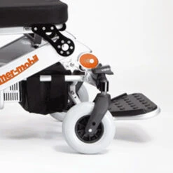 Elektro-Rollstuhl Immer-mobil 140 HMV, 6 Km/h, Faltbar, Leicht, Robust + Alltagstauglich, Inkl. Zwei Akkus Li-Ion Cell Für Mehr Reichweite, Vollgummireifen Pannensicher, Bis 140kg -Coloplast Verkaufsgeschäft immer mobil 140 06 1