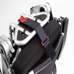 MIETEN = Elektro-Rollstuhl Immer-mobil 140 HMV, 6 Km/h, Faltbar, Leicht, Robust + Alltagstauglich, Inkl. Zwei Akkus Li-Ion Cell Für Mehr Reichweite, Vollgummireifen Pannensicher, Bis 140kg -Coloplast Verkaufsgeschäft immer mobil 140 09