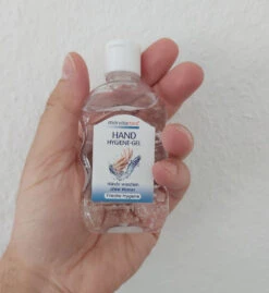 3x FMT Mund-Nasen-Maske Textil, Weiß/gepunktet, Waschbar 60°, 3-lagig, Öko-Tex, Mit Eingearbeitetem Vlies (65% Baumwolle, 35% Polyester) Mehrfach-Maske, Mit Gummiband, Marvitamed Handgel 80ml, Feuchttücher Gratis 13 3x FMT Mund-Nasen-Maske Textil, Weiß/gepunktet, Waschbar 60°, 3-lagig, Öko-Tex, Mit Eingearbeitetem Vlies (65% Baumwolle, 35% Polyester) Mehrfach-Maske, Mit Gummiband, Marvitamed Handgel 80ml, Feuchttücher Gratis -Coloplast Verkaufsgeschäft marvitamed gel 80ml 01 1