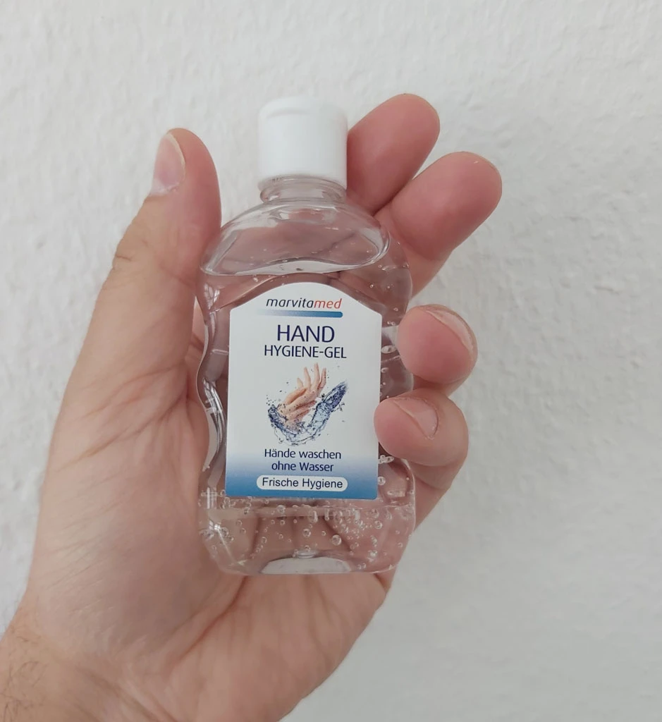 3x FMT Mund-Nasen-Maske Textil, Weiß/gepunktet, Waschbar 60°, 3-lagig, Öko-Tex, Mit Eingearbeitetem Vlies (65% Baumwolle, 35% Polyester) Mehrfach-Maske, Mit Gummiband, Marvitamed Handgel 80ml, Feuchttücher Gratis 7 3x FMT Mund-Nasen-Maske Textil, Weiß/gepunktet, Waschbar 60°, 3-lagig, Öko-Tex, Mit Eingearbeitetem Vlies (65% Baumwolle, 35% Polyester) Mehrfach-Maske, Mit Gummiband, Marvitamed Handgel 80ml, Feuchttücher Gratis – Bild 5