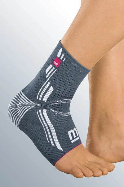 Levamed Sprunggelenkbandage Von Medi Zur Entlastung Und Stabilisierung 3 Levamed Sprunggelenkbandage Von Medi Zur Entlastung Und Stabilisierung