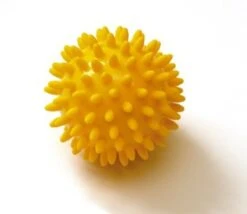SISSEL® Spiky-Ball (2er-Set) 8 Cm Gelb, 9 Cm Rot,10 Cm Blau 13 SISSEL® Spiky-Ball (2er-Set) 8 Cm Gelb, 9 Cm Rot,10 Cm Blau -Coloplast Verkaufsgeschäft spiky ball gelb 4